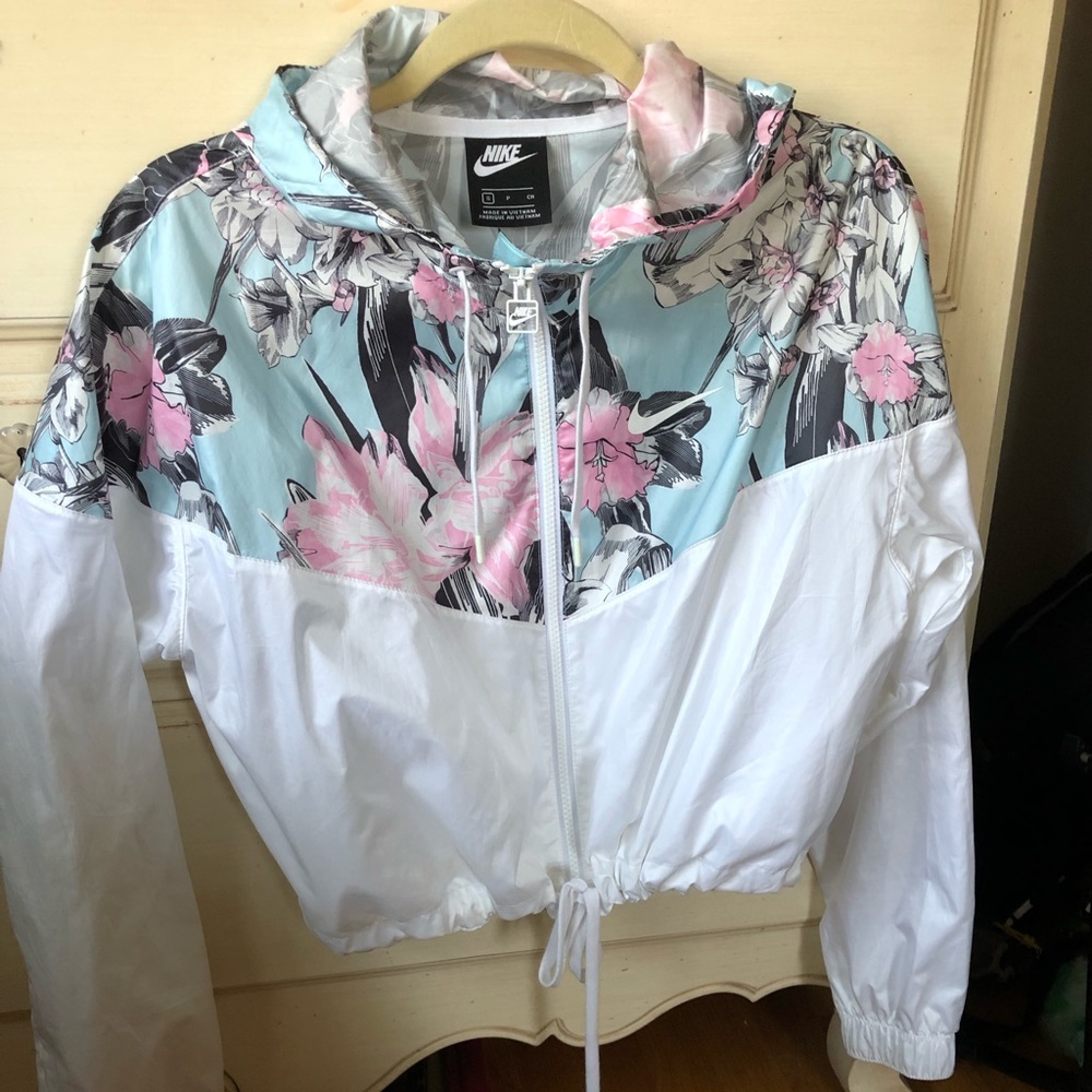 cropped nike windbreaker